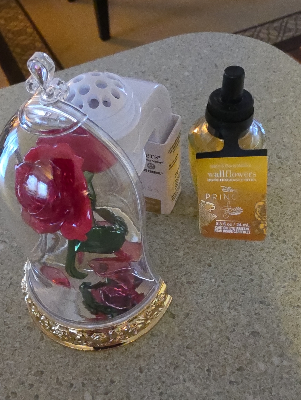 Bath & Body Works Wallflowers & Refill - Belle